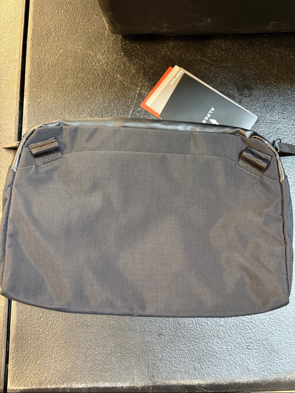 Alpaka Flight Sling 2L - Picture 9 of 10